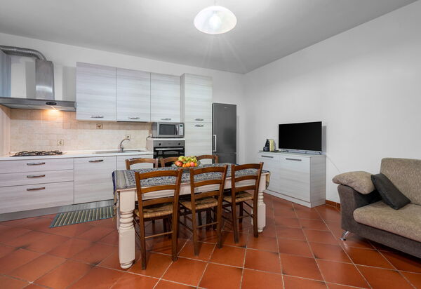 Borgo House In Florentine Hills With Pool: Autunno, Cucina, Estate, Primavera