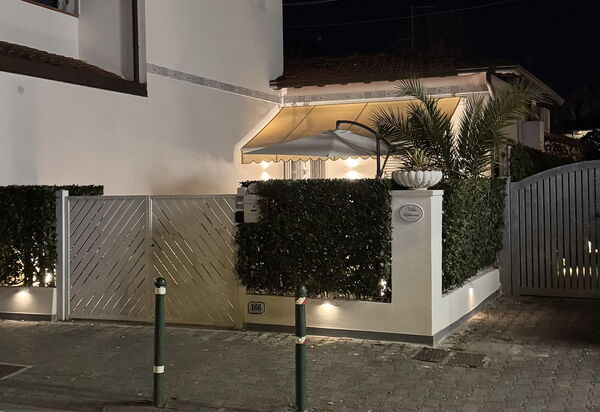 Casa Liliana Ac, Wifi, Forte Dei Marmi: Autumn, Building Exterior, Spring, Summer