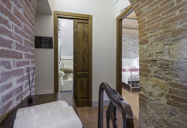 La Piazzetta, Borgo Campassini, Monteriggioni: Autumn, Bedroom, Spring, Summer