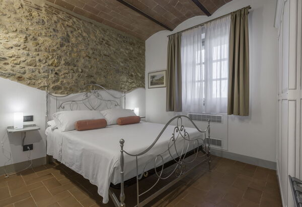 La Piazzetta, Borgo Campassini, Monteriggioni: Autumn, Bedroom, Spring, Summer