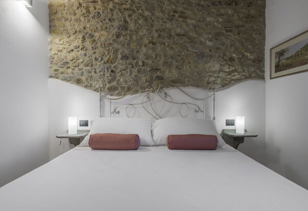 La Piazzetta, Borgo Campassini, Monteriggioni: Autumn, Bedroom, Spring, Summer