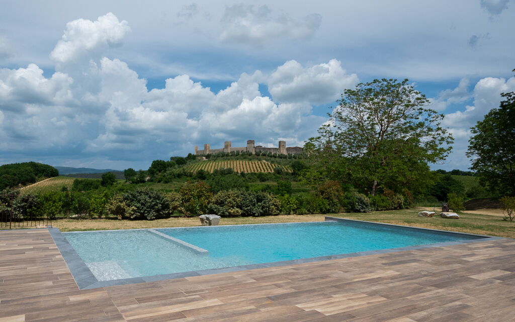 La Piazzetta, Borgo Campassini, Monteriggioni: Autumn, Pool, Spring, Summer
