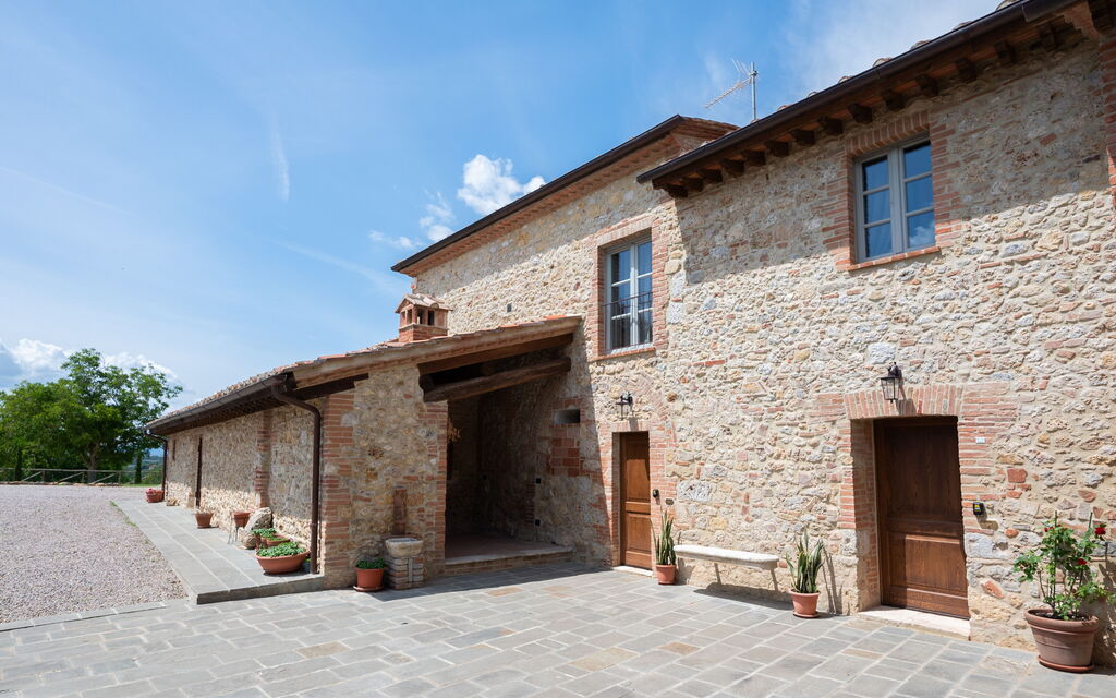 La Piazzetta, Borgo Campassini, Monteriggioni: Autumn, Building Exterior, Spring, Summer