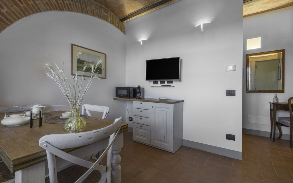 La Piazzetta, Borgo Campassini, Monteriggioni: Autumn, Kitchen, Spring, Summer