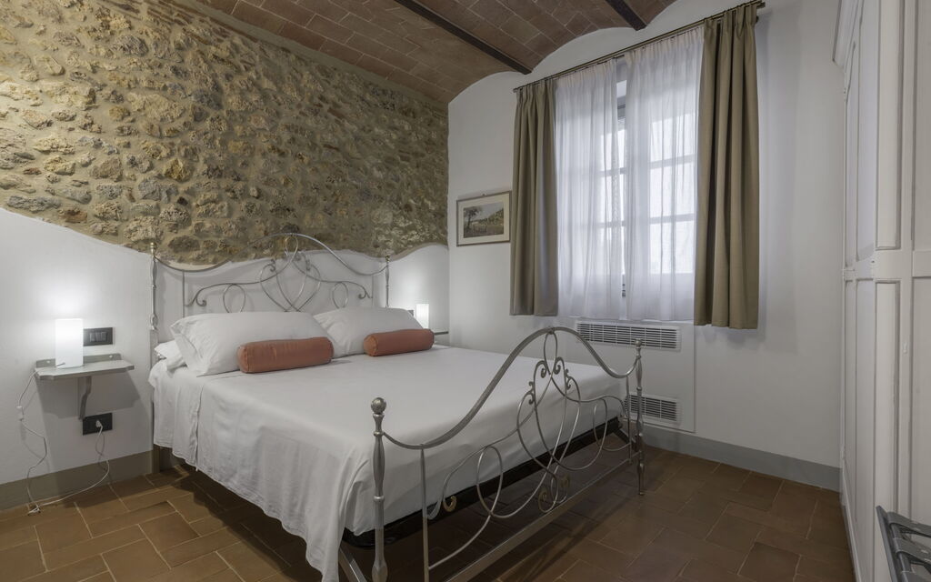 La Piazzetta, Borgo Campassini, Monteriggioni: Autumn, Bedroom, Spring, Summer