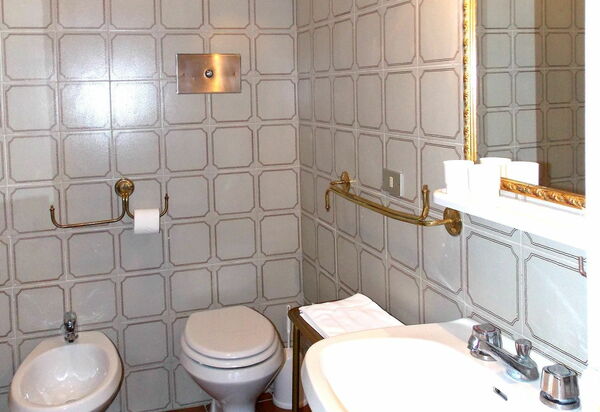 Villa Senni: Bagno