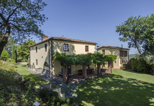 Il Castellare: Esterni