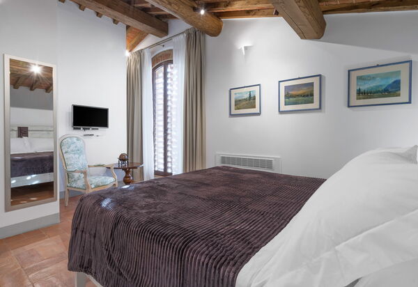 La Capanna, Borgo Campassini, Monteriggioni: Autumn, Bedroom, Spring, Summer