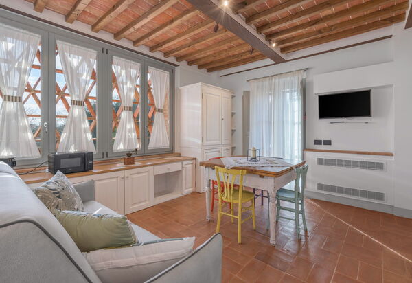 La Capanna, Borgo Campassini, Monteriggioni: Autumn, Kitchen, Living Room, Spring, Summer