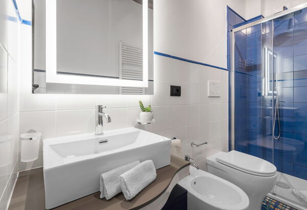 La Capanna, Borgo Campassini, Monteriggioni: Autumn, Bathroom, Spring, Summer