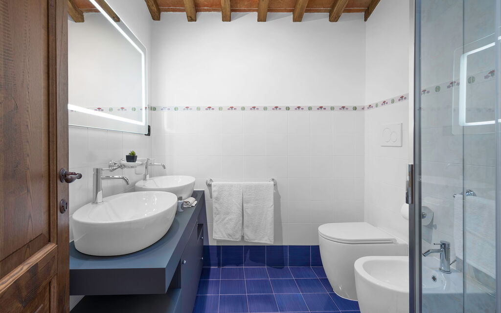 La Capanna, Borgo Campassini, Monteriggioni: Autumn, Bathroom, Spring, Summer