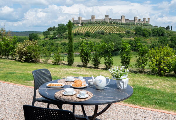 Le Volte, Borgo Campassini, Monteriggioni: Autumn, Spring, Summer