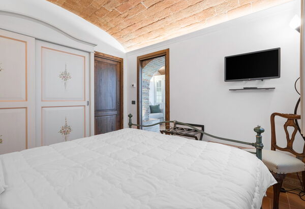 Le Volte, Borgo Campassini, Monteriggioni: Autumn, Bedroom, Spring, Summer
