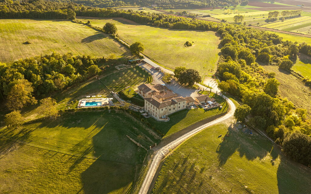 Le Volte, Borgo Campassini, Monteriggioni: Autunno, Estate, Primavera, Vista Panoramica