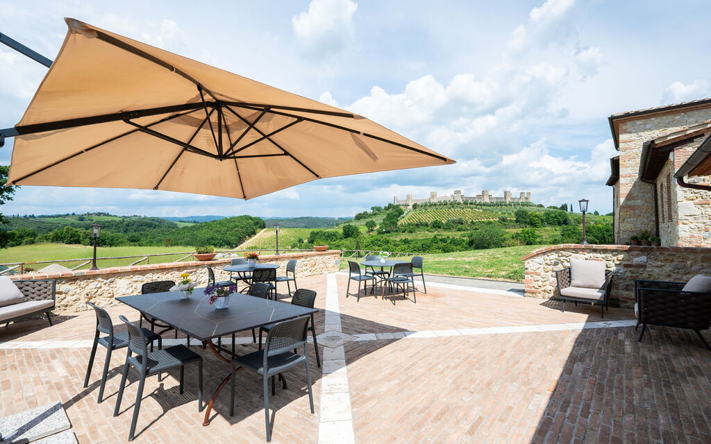 Le Volte, Borgo Campassini, Monteriggioni: Autunno, Estate, Primavera