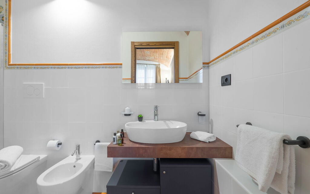 Le Volte, Borgo Campassini, Monteriggioni: Autunno, Bagno, Estate, Primavera