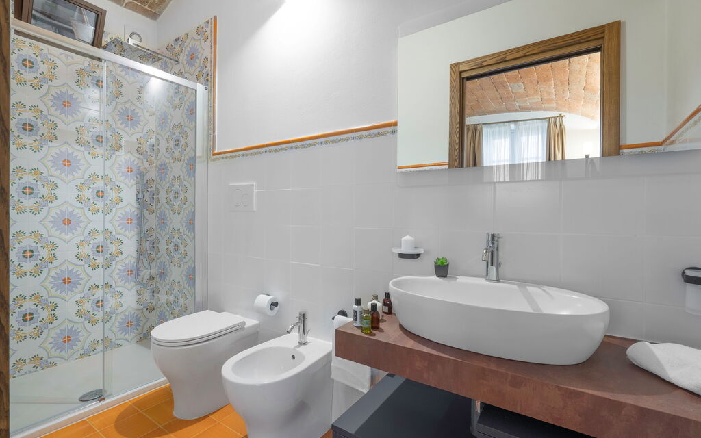 Le Volte, Borgo Campassini, Monteriggioni: Autunno, Bagno, Estate, Primavera