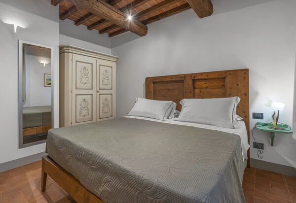 Le Torri, Borgo Campassini, Monteriggioni: Autumn, Bedroom, Spring, Summer
