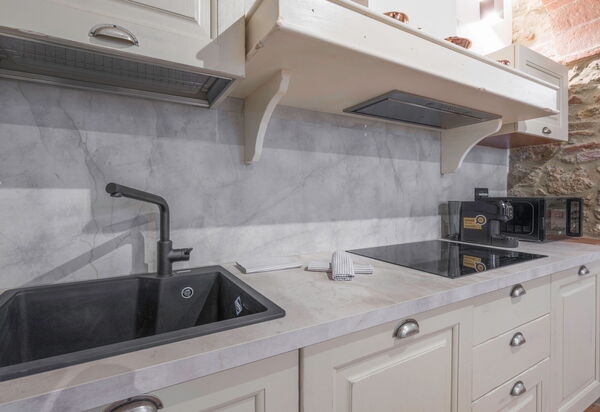 Le Torri, Borgo Campassini, Monteriggioni: Autumn, Kitchen, Spring, Summer