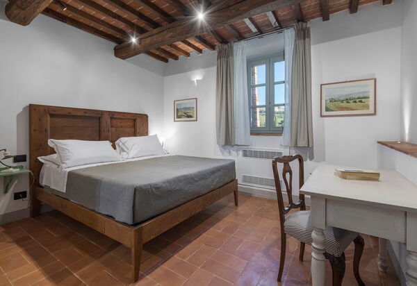 Le Torri, Borgo Campassini, Monteriggioni: Autumn, Bedroom, Spring, Summer
