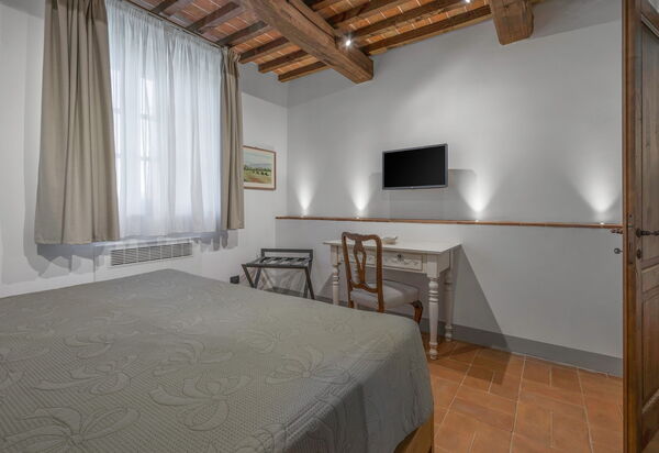 Le Torri, Borgo Campassini, Monteriggioni: Autumn, Bedroom, Spring, Summer