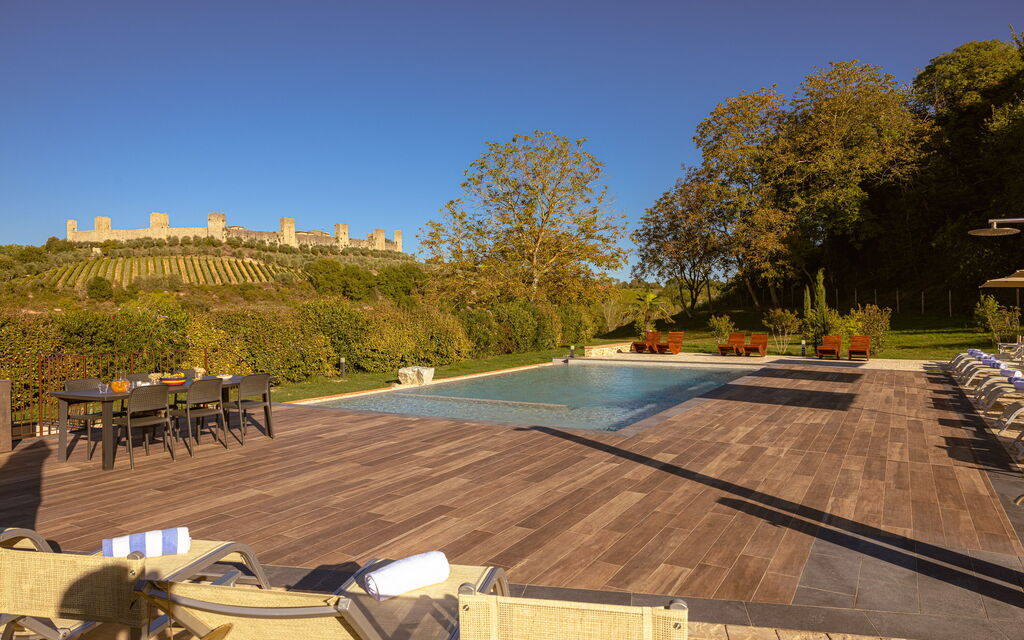 Le Torri, Borgo Campassini, Monteriggioni: Autunno, Estate, Primavera