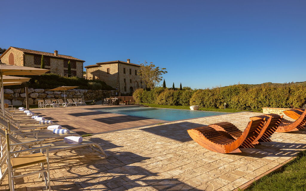Le Torri, Borgo Campassini, Monteriggioni: Autunno, Estate, Piscina, Primavera