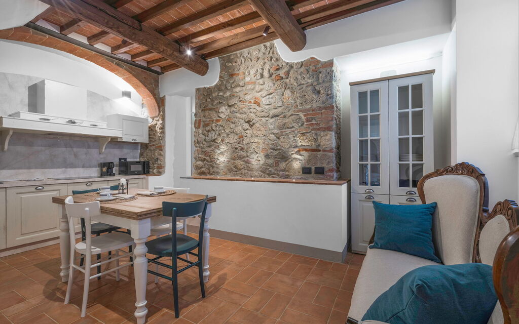 Le Torri, Borgo Campassini, Monteriggioni: Autunno, Estate, Primavera, Soggiorno