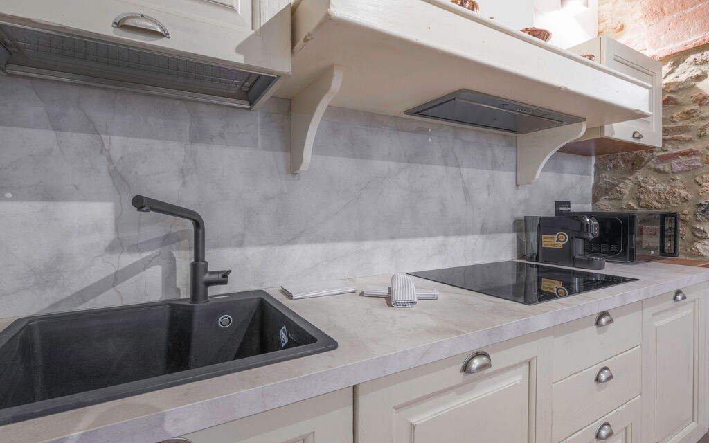 Le Torri, Borgo Campassini, Monteriggioni: Autunno, Cucina, Estate, Primavera