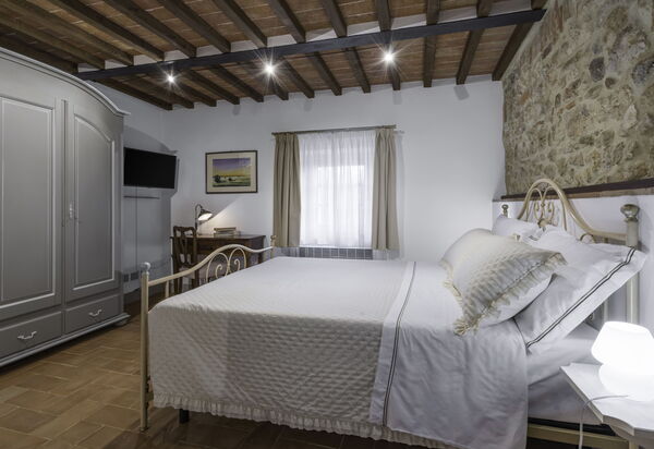 Il Borgo, Borgo Campassini, Monteriggioni: Autumn, Bedroom, Spring, Summer