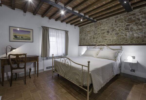 Il Borgo, Borgo Campassini, Monteriggioni: Autumn, Bedroom, Spring, Summer