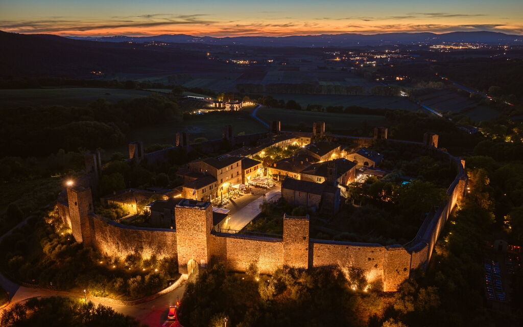Il Borgo, Borgo Campassini, Monteriggioni: Autunno, Estate, Primavera, Vista Panoramica