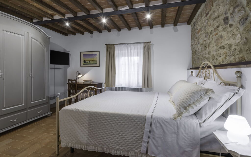 Il Borgo, Borgo Campassini, Monteriggioni: Autumn, Bedroom, Spring, Summer