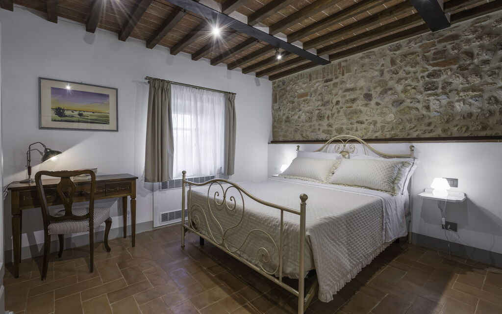 Il Borgo, Borgo Campassini, Monteriggioni: Autumn, Bedroom, Spring, Summer