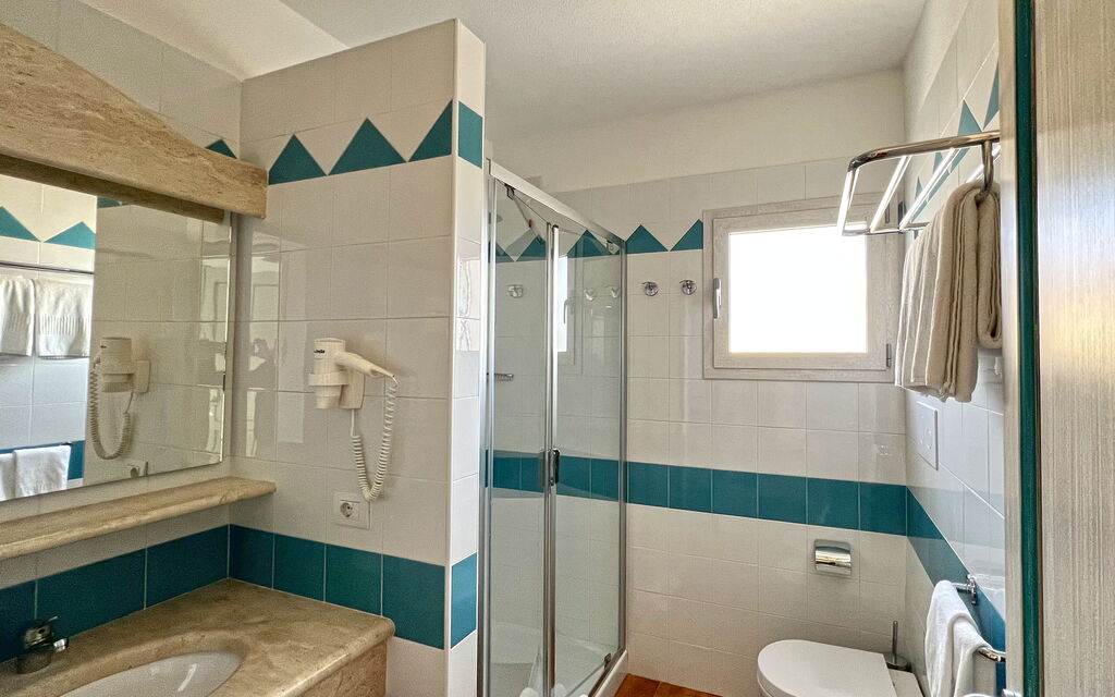 Apartments In Golfo Orosei - : Autumn, Bathroom, Spring, Summer, Winter