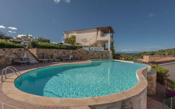 Baia Bianca Apartments Sardinia: Autunno, Estate, Inverno, Piscina, Primavera
