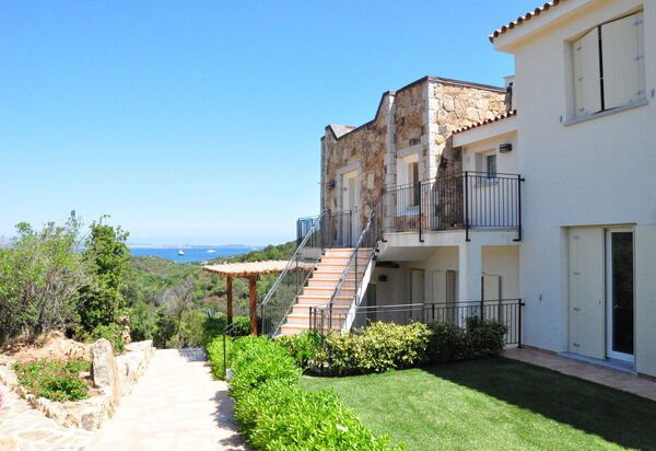 Baia Bianca Apartments Sardinia: Autunno, Entrata Principale, Estate, Giardino, Inverno, Primavera