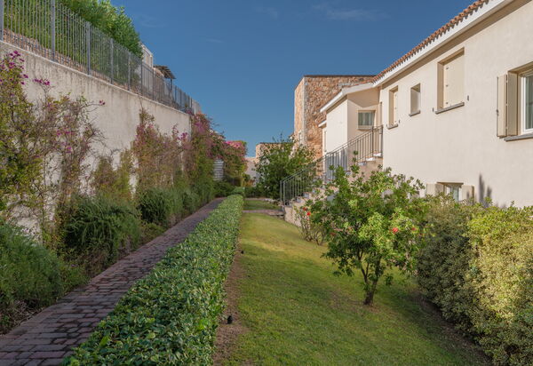 Baia Bianca Apartments Sardinia: Autunno, Estate, Giardino, Inverno, Primavera