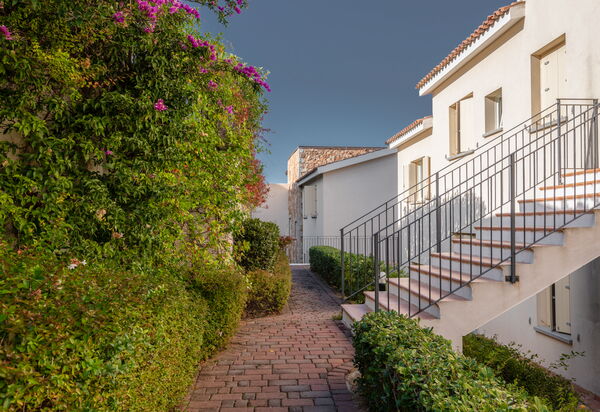 Baia Bianca Apartments Sardinia: Autunno, Estate, Giardino, Inverno, Primavera