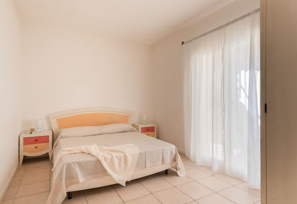 Baia Bianca Apartments Sardinia: Autunno, Camera da letto, Estate, Inverno, Primavera