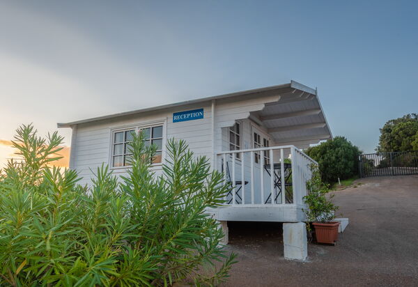 Baia Bianca Apartments Sardinia: Autunno, Entrata Principale, Estate, Inverno, Primavera