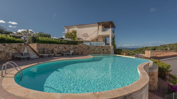 Baia Bianca Apartments Sardinia: Autunno, Estate, Inverno, Piscina, Primavera