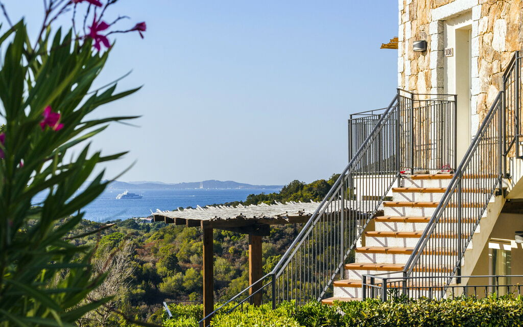 Baia Bianca Apartments Sardinia: Autunno, Estate, Giardino, Inverno, Primavera, Vista Panoramica