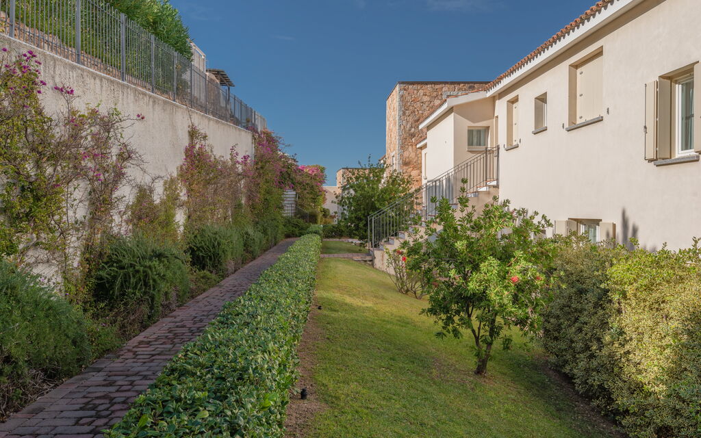 Baia Bianca Apartments Sardinia: Autunno, Estate, Giardino, Inverno, Primavera