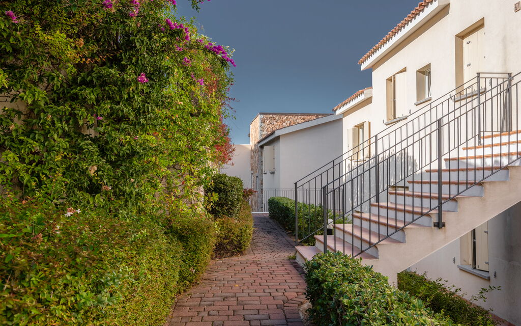 Baia Bianca Apartments Sardinia: Autunno, Estate, Giardino, Inverno, Primavera