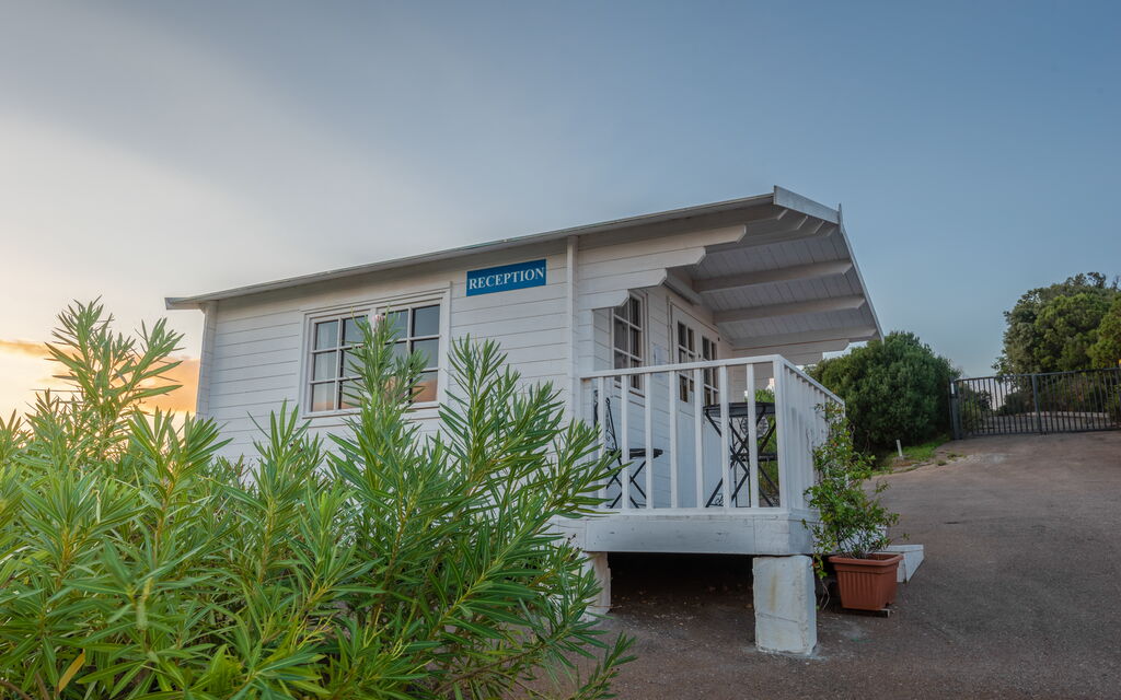 Baia Bianca Apartments Sardinia: Autunno, Entrata Principale, Estate, Inverno, Primavera