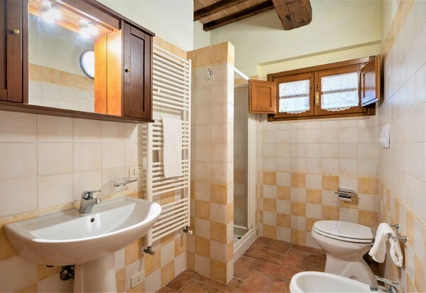 Bazzani Apartments In Siena: villino-bazzani-casole-d-elsa-multiproprieta-appartamento-bazzani-3-bagno