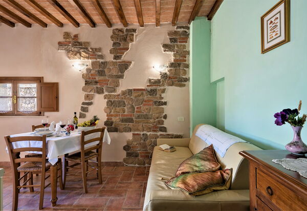 Bazzani Apartments In Siena: villino-bazzani-casole-d-elsa-multiproprieta-appartamento-bazzani-4-soggiorno