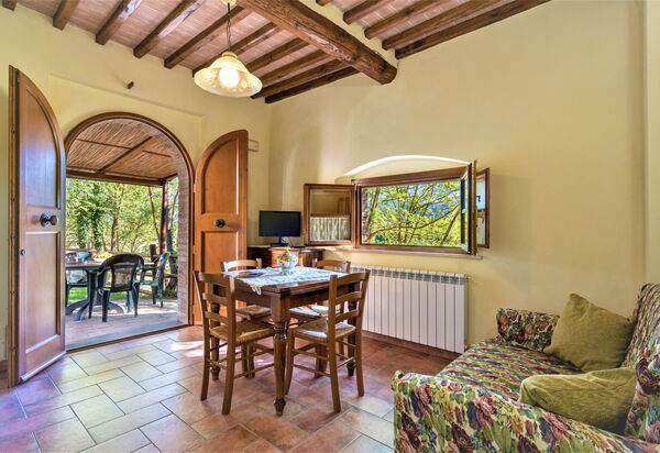 Bazzani Apartments In Siena: villino-bazzani-casole-d-elsa-multiproprieta-appartamento-bazzani-4-soggiorno