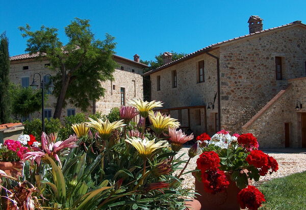 Bazzani Apartments In Siena: villino-bazzani-casole-d-elsa-multiproprieta-esterni
